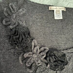 NANETTE LEPORE vintage Rosette dark gray sweater - Size US Small